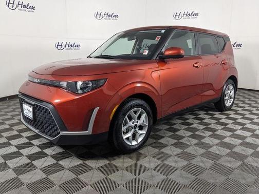 Orange 2025 Kia Soul LX