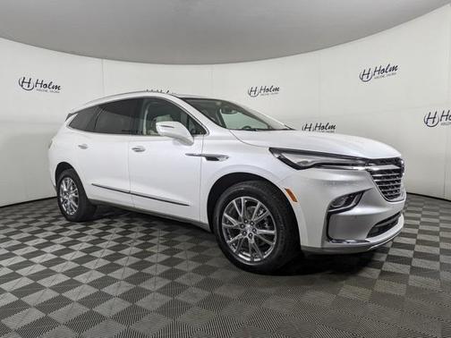 2022 Buick Enclave Essence