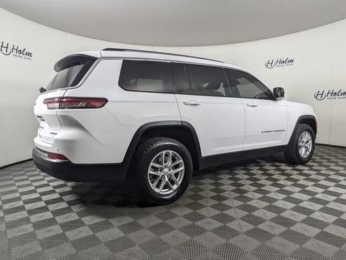 2022 Jeep Grand Cherokee L Laredo