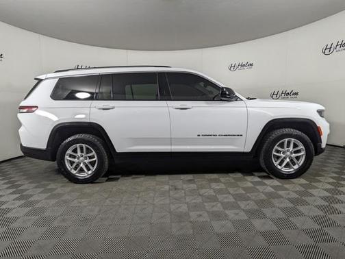 2022 Jeep Grand Cherokee L Laredo