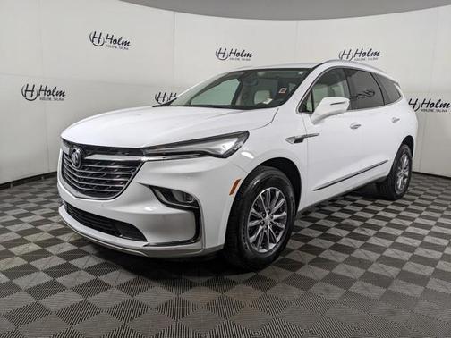 2022 Buick Enclave Essence