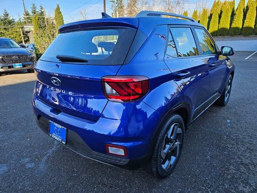 2022 Hyundai VENUE SEL