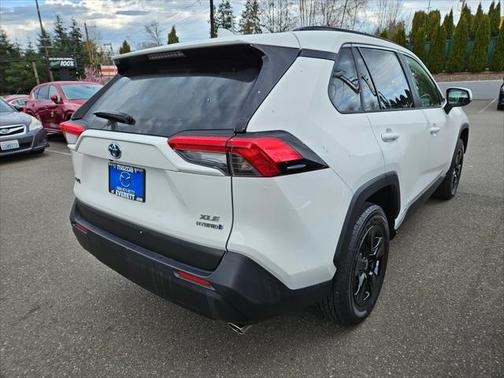 2022 Toyota RAV4 Hybrid XLE
