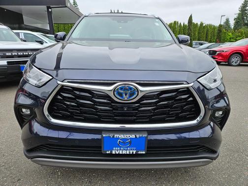 2022 Toyota Highlander Hybrid Platinum
