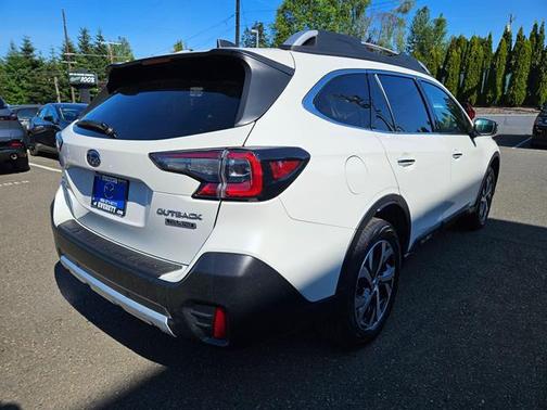 Crystal White Pearl 2022 Subaru Outback Touring