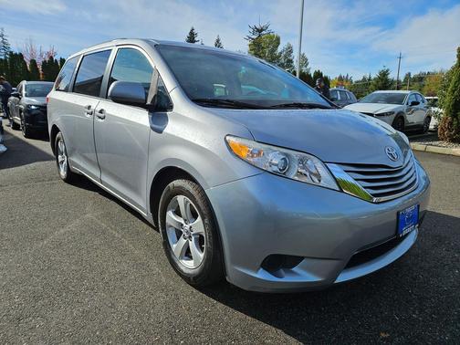 2015 Toyota Sienna LE