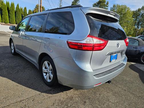 2015 Toyota Sienna LE