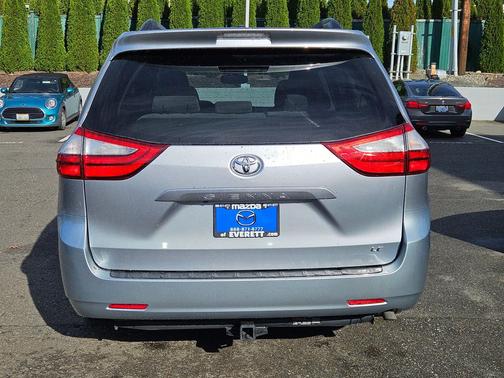 2015 Toyota Sienna LE