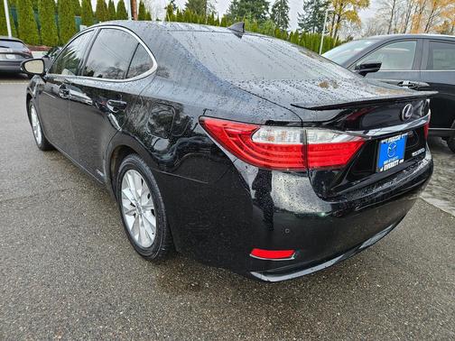 2015 Lexus ES 300h Base