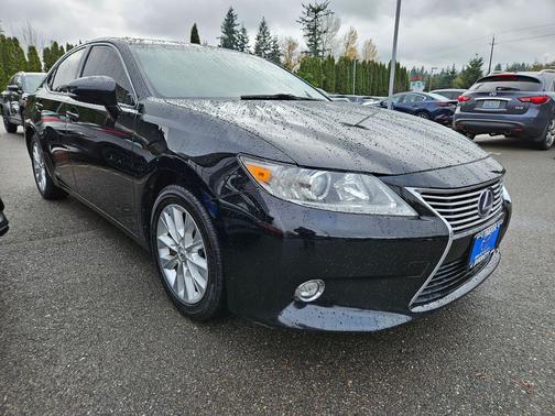 2015 Lexus ES 300h Base
