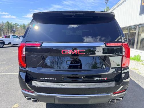 Onyx Black 2026 GMC Yukon AT4