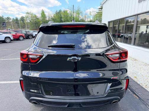 Mosaic Black Metallic 2025 Chevrolet Trailblazer RS
