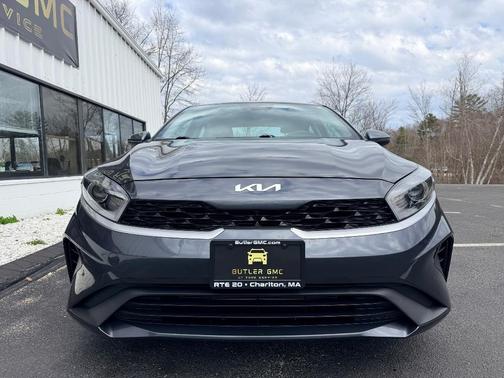 Gray 2022 Kia Forte LXS
