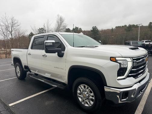 Iridescent Pearl Tricoat 2024 Chevrolet Silverado 2500 LTZ