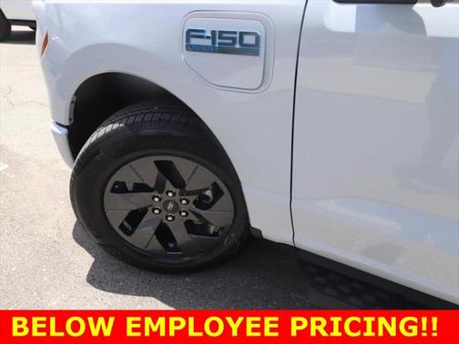 2025 Ford F-150 Lightning LARIAT