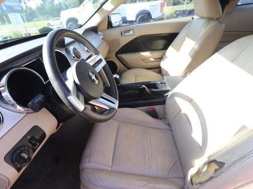 Red 2006 Ford Mustang Base