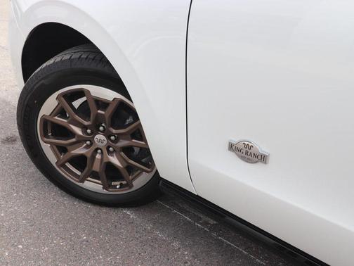 Star White Metallic Tri-Coat 2026 Ford Expedition King Ranch