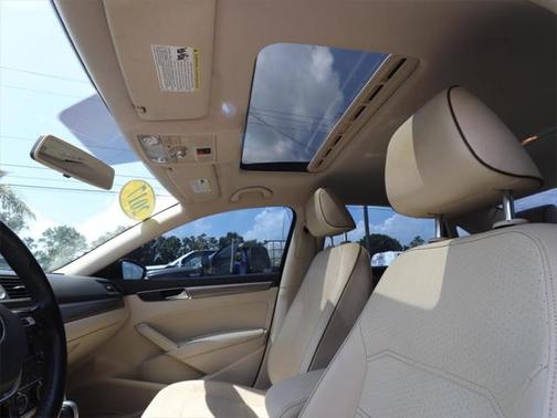 2017 Volkswagen Passat 1.8T SE