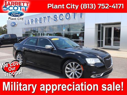 Gloss Black 2019 Chrysler 300 Limited