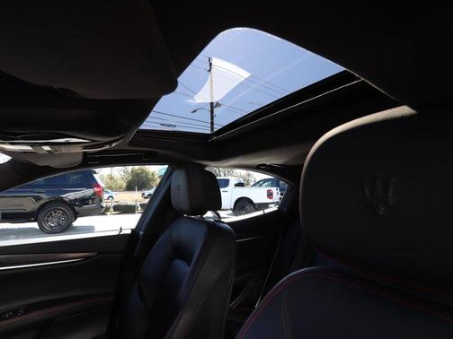 Nero 2021 Maserati Ghibli S