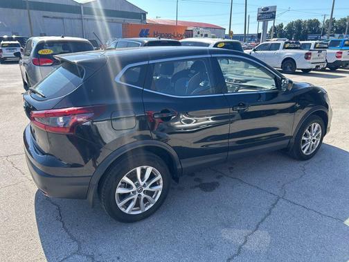 Magnetic Black Pearl 2022 Nissan Rogue Sport S