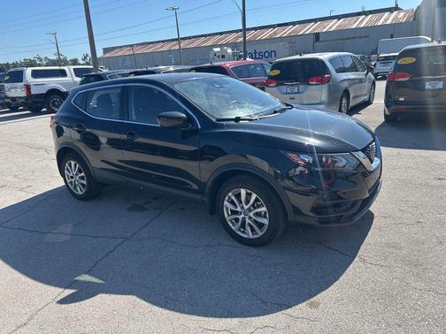 Magnetic Black Pearl 2022 Nissan Rogue Sport S