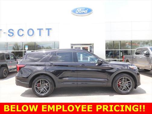 2025 Ford Explorer ST-Line