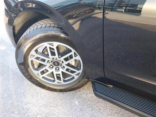 2025 Ford Expedition Max Active 4x2