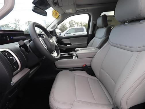 2025 Ford Expedition Max Active 4x2