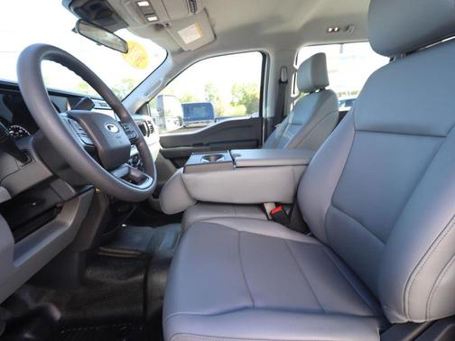 Oxford White 2026 Ford F-350 XL