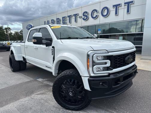 White Metallic 2023 Ford F-450 Lariat