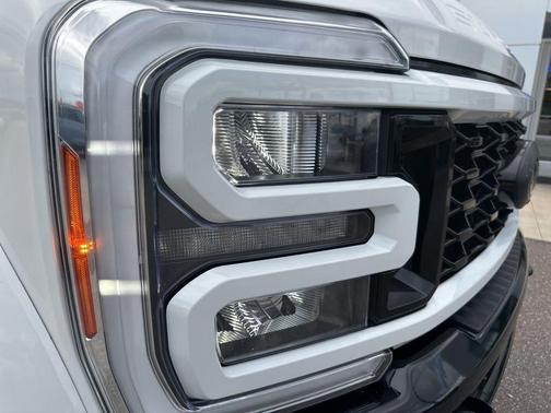 White Metallic 2023 Ford F-450 Lariat