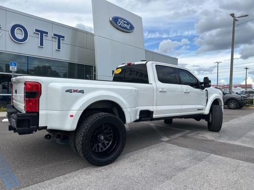 White Metallic 2023 Ford F-450 Lariat
