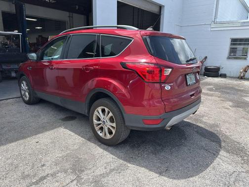 Ruby Red Metallic Tinted Clearcoat 2019 Ford Escape SEL