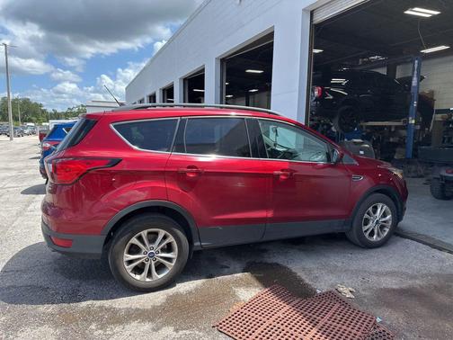 Ruby Red Metallic Tinted Clearcoat 2019 Ford Escape SEL