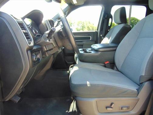 2024 RAM 3500 Big Horn Crew Cab 4x4 8' Box