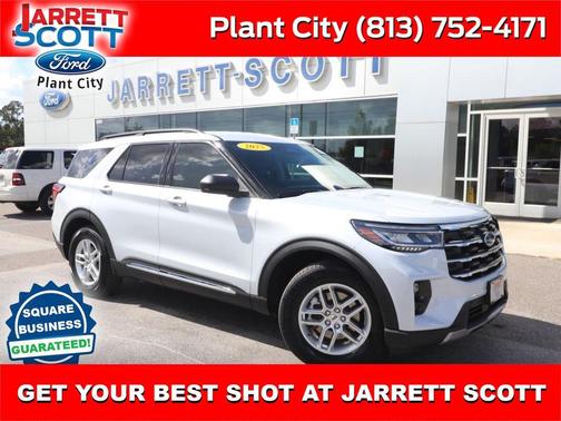 Space White Metallic 2025 Ford Explorer Active