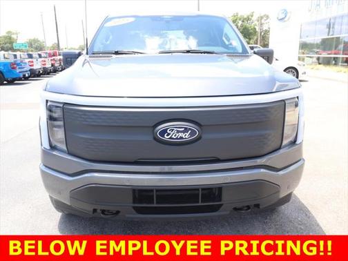 2025 Ford F-150 Lightning Flash