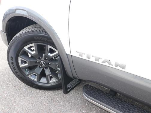 2024 Nissan Titan Platinum Reserve