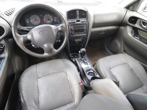 Silver 2004 Hyundai SANTA FE GLS