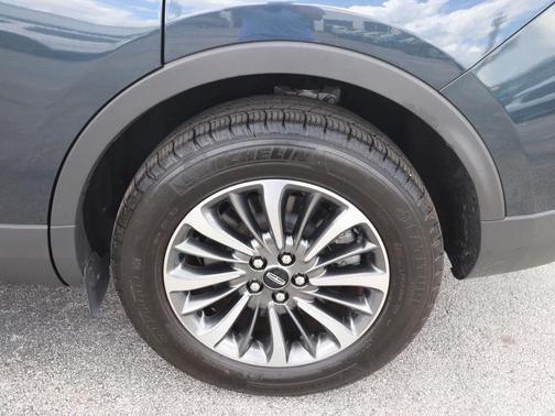 Flight Blue Metallic Clearcoat 2023 Lincoln Nautilus Standard