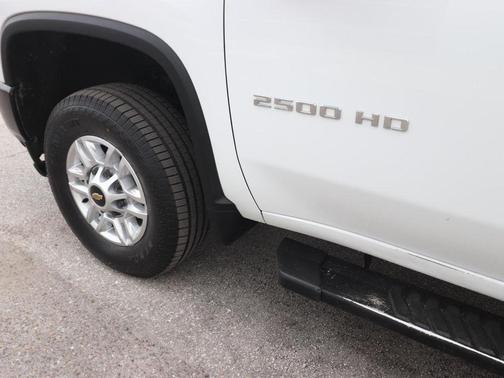 Summit White 2022 Chevrolet Silverado 2500 WT