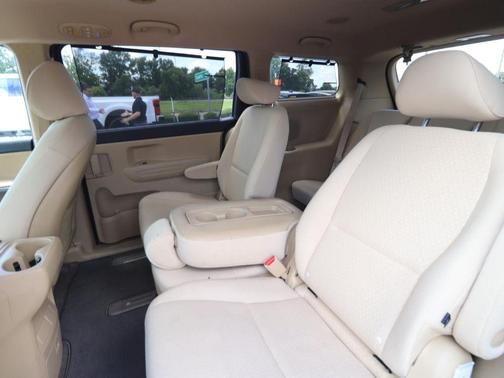Venetian Red Pearl Metallic 2016 Kia Sedona LX