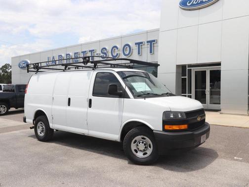Summit White 2022 Chevrolet Express 2500 Work Van