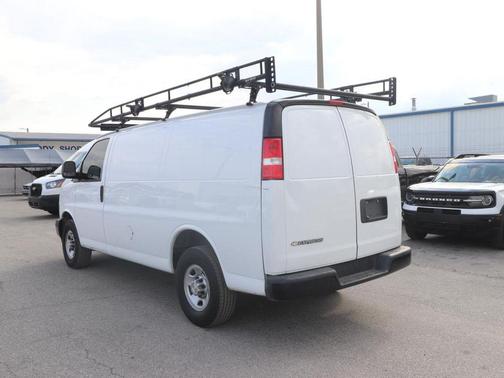 2022 Chevrolet Express 2500 RWD 2500 Regular Wheelbase WT