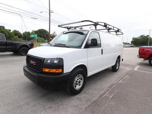 Summit White 2022 Chevrolet Express 2500 RWD 2500 Regular Wheelbase WT