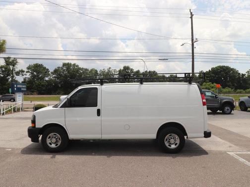 Summit White 2022 Chevrolet Express 2500 Work Van