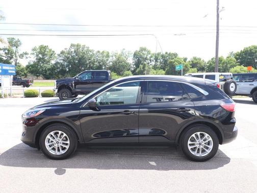 Agate Black Metallic 2022 Ford Escape SE