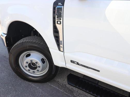 Oxford White 2026 Ford F-350 XL