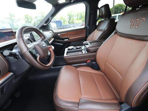 Star White Metallic Tri-Coat 2025 Ford Expedition King Ranch